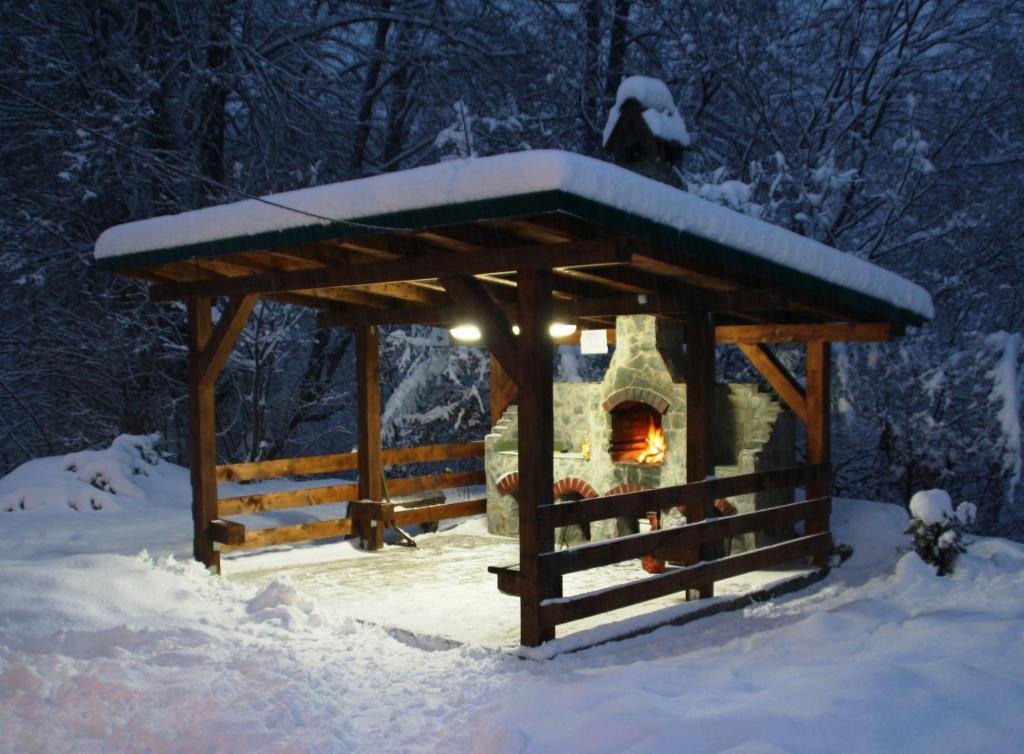 Poiana Mărului Vila Sucu酒店 外观 照片